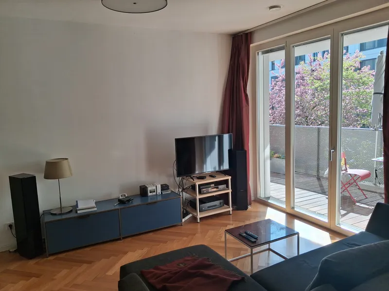 Große, moderne Wohnung am Gleisdreickpark von privat — photo 1